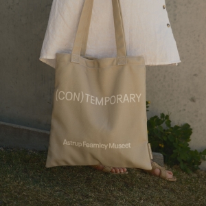 (CON) TEMPORARY Art Bag - Sand