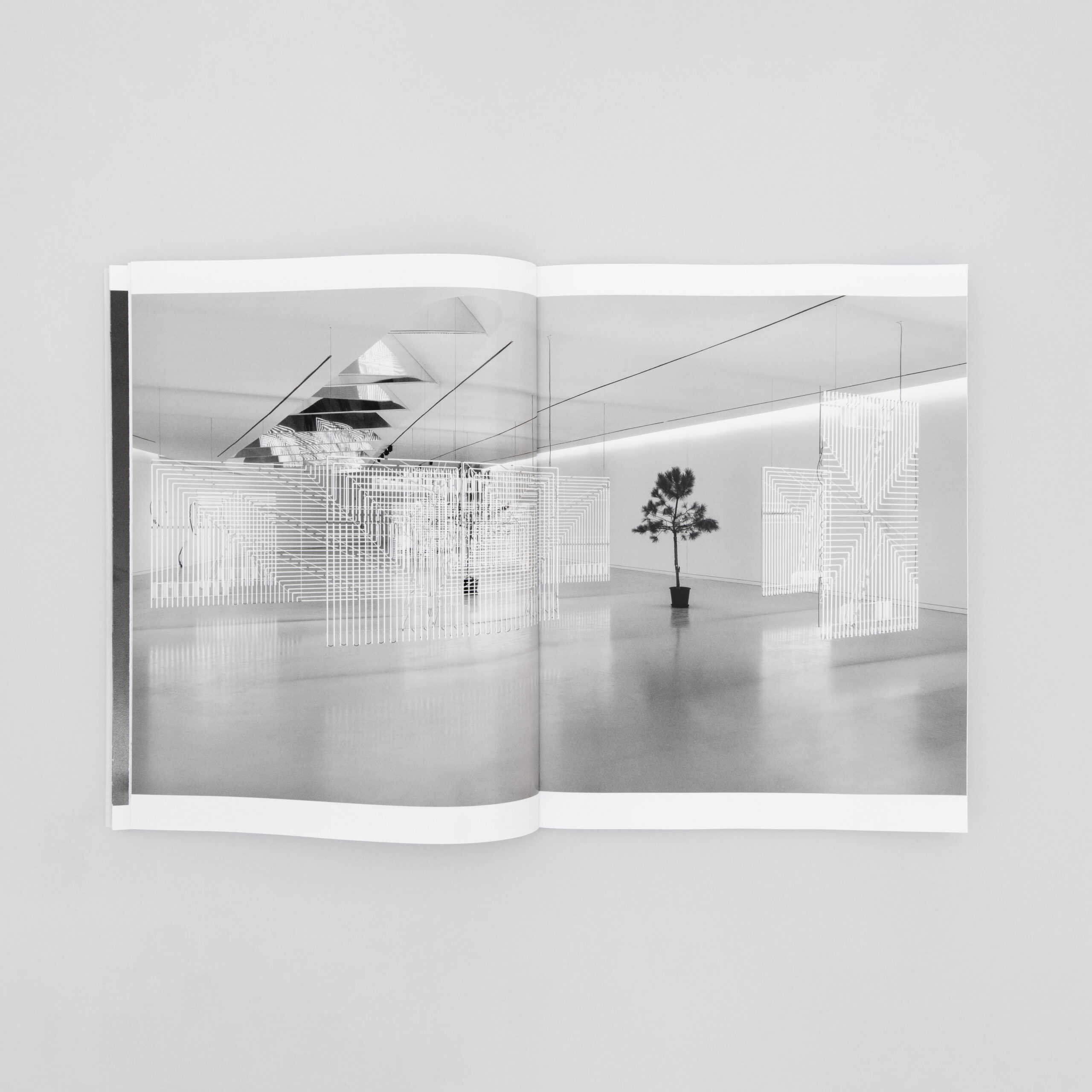 Cerith Wyn Evans - Forms in Space...through Light (in Time) - Bilde 3