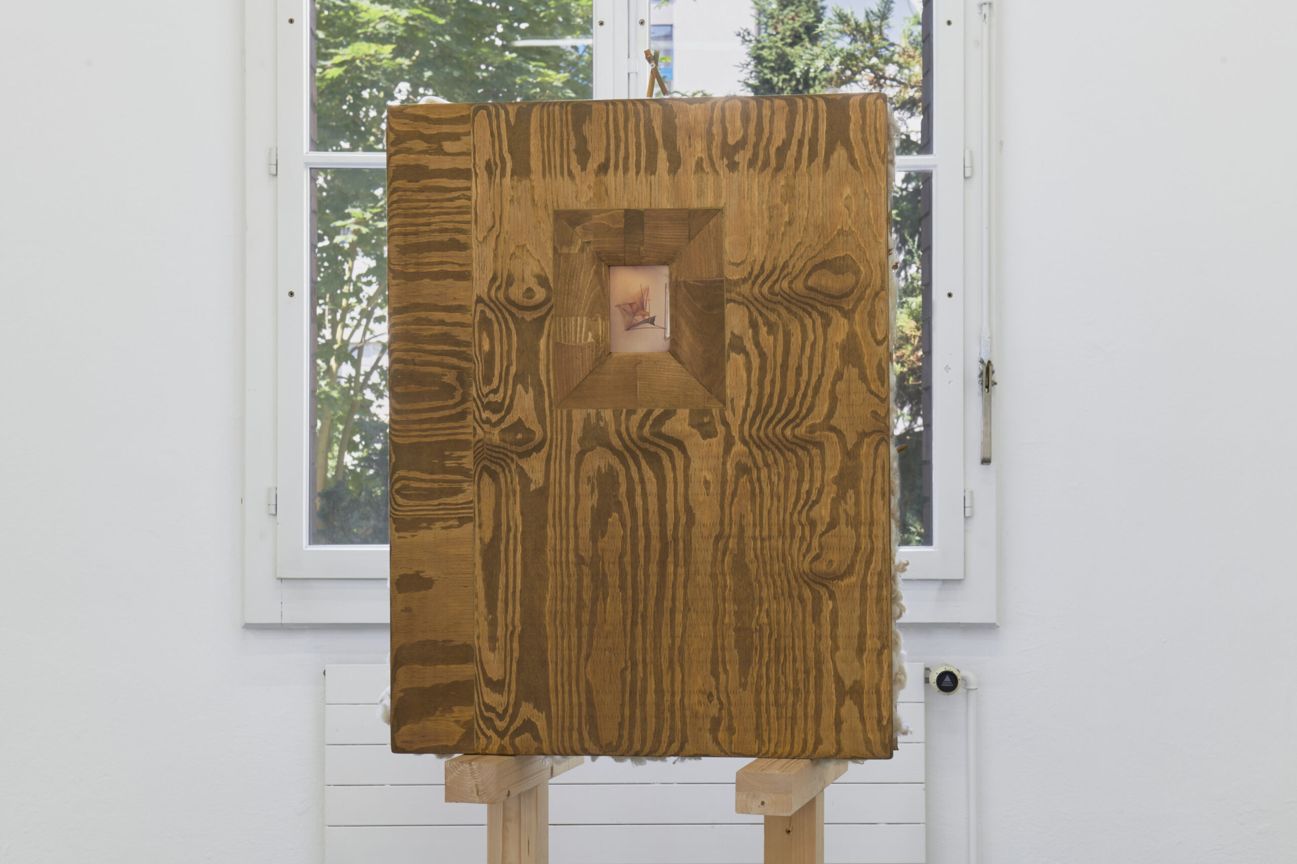 Brad Kronz, What they did for folk revival, 2022. Photo Guillaume Python. Courtesy of the artist and Kunsthalle Friart Fribourg.